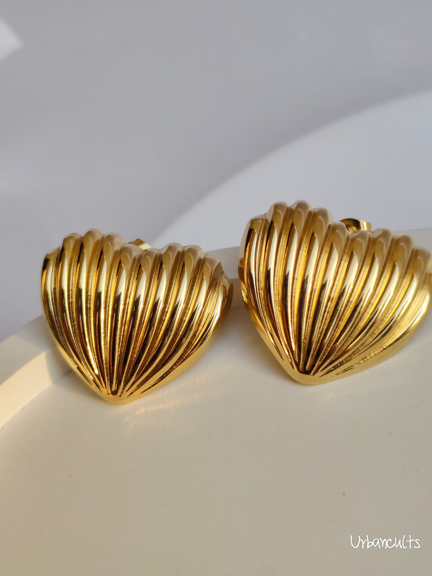 Golden Shell Heart Earring