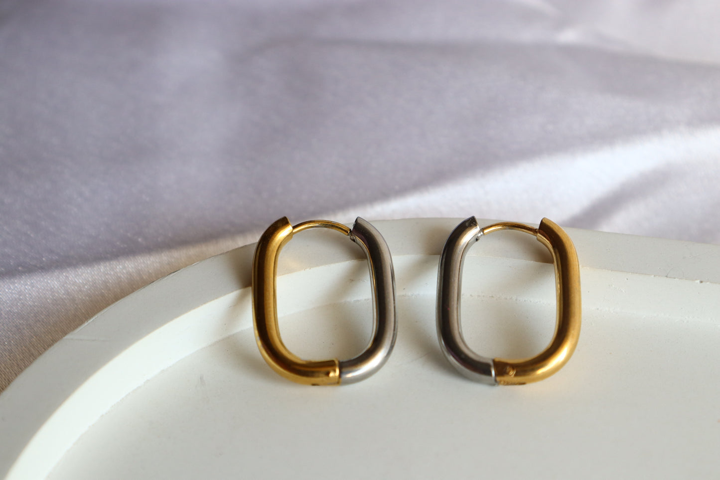 Two tone Ovel Earring